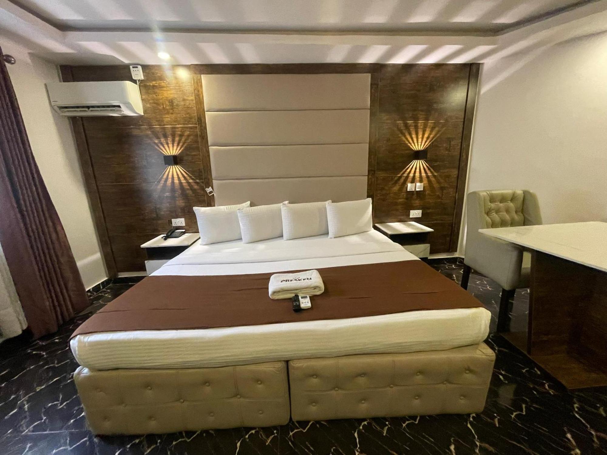 Presken Hotel Ikeja Extérieur photo
